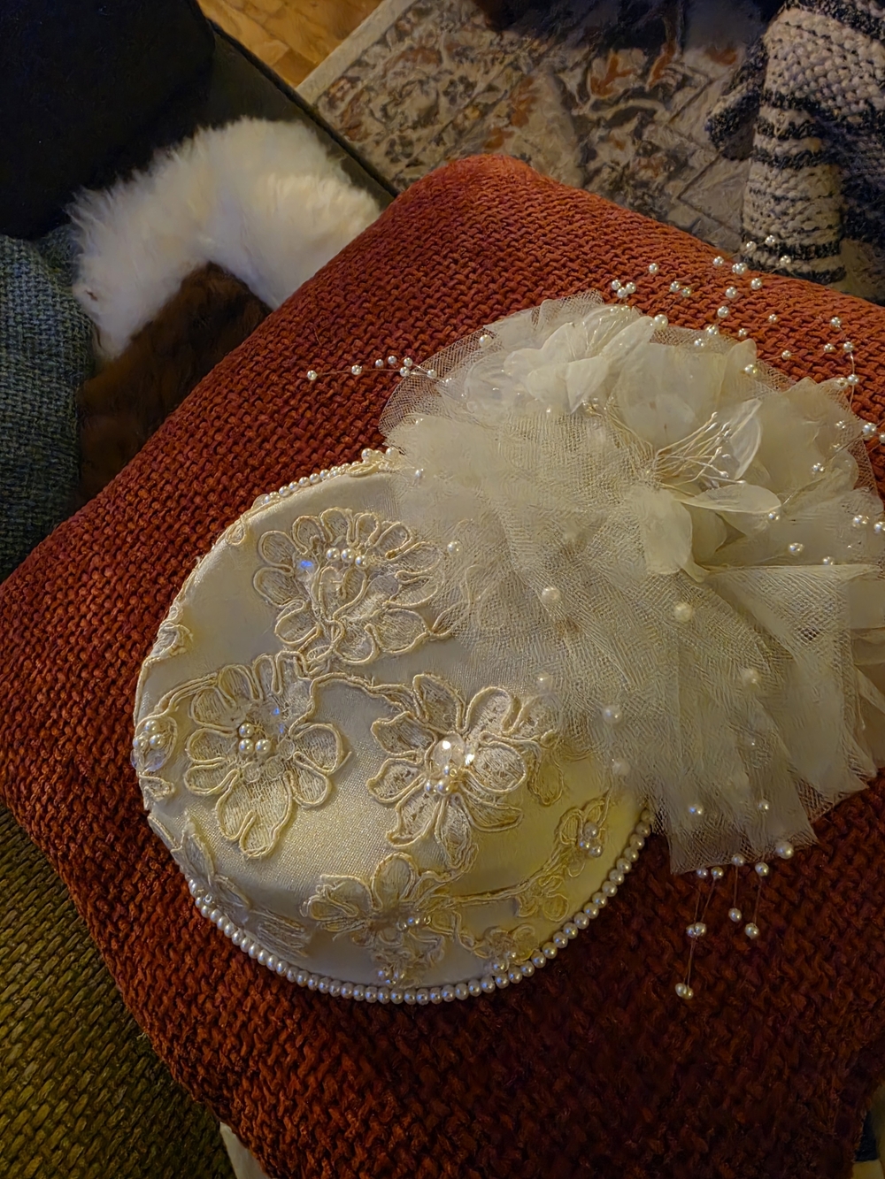 Vintage 1950's Elegant Ivory Floral Pearl Fascinator Hat - Women Accessories